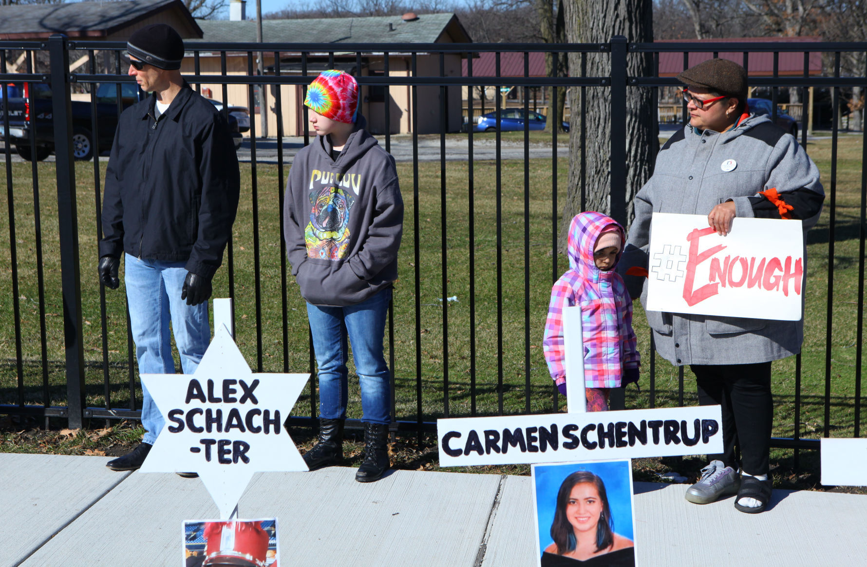 Gallery: Organizers protest outside gun show in Crown Point
